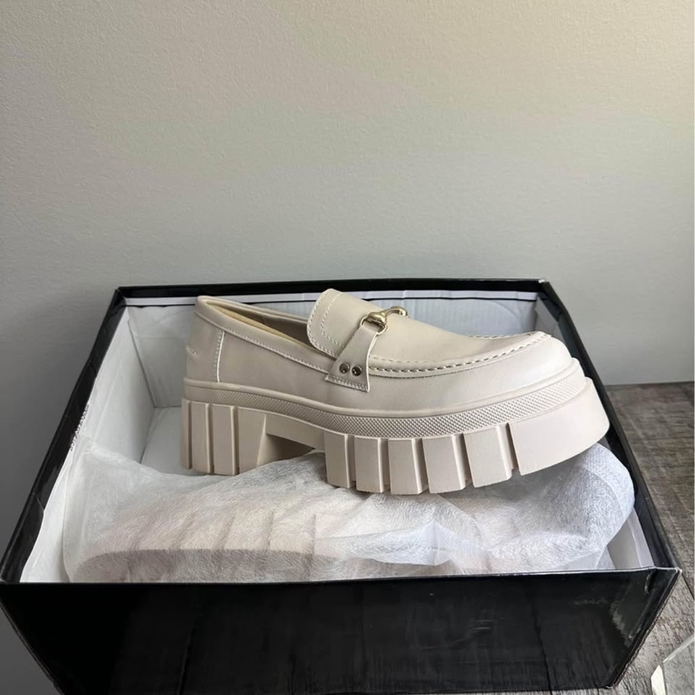 New York & Company Cream Flats for Effortless Elegance